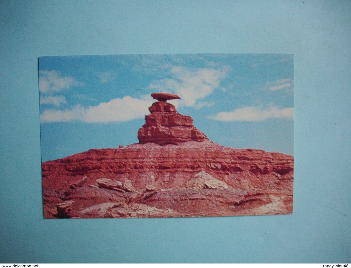 MEXICAN HAT ROCK  -  Utah   -  Etats Unis - Monument Valley