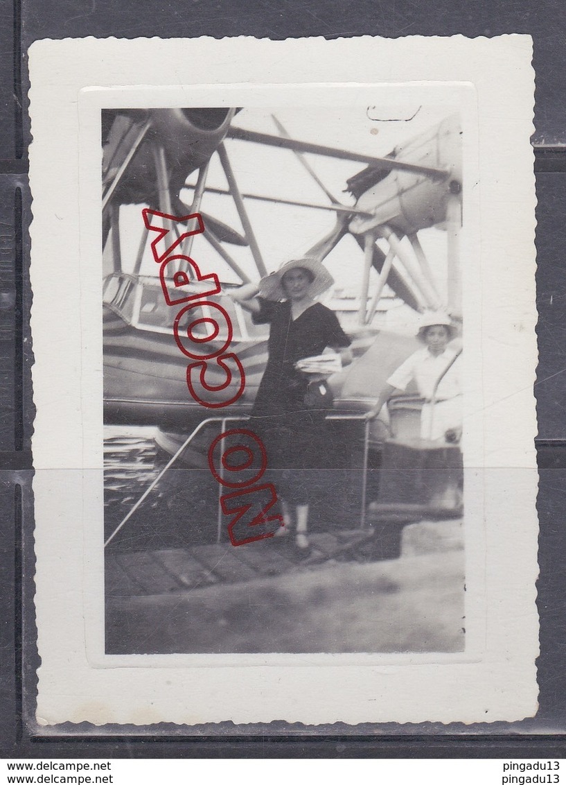 Au Plus Rapide Aérodrome De Marignane 1935 Personnes Posant Devant Un Hydravion Savoia Marchetti S 66 * - Aviation
