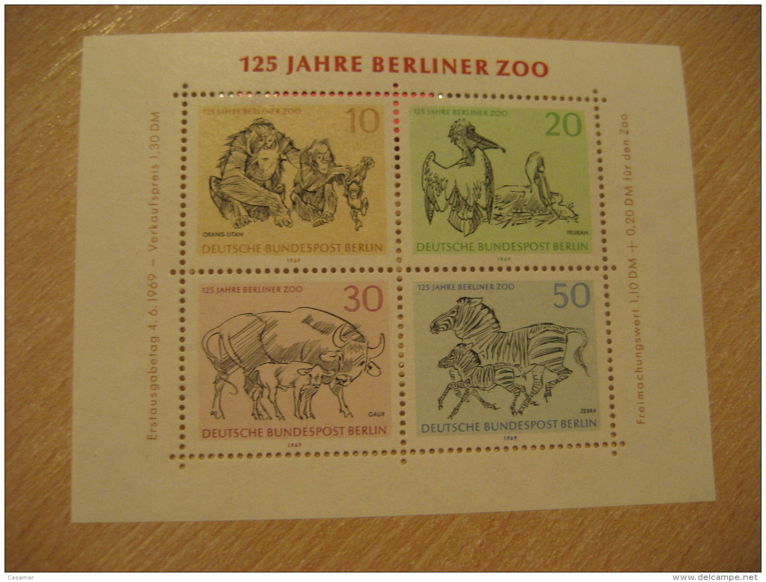 BERLIN Germany 1969 Yvert 2 ** Unhinged Bloc ORANG-UTAN Orang Utan Orangutan Pelikan Gaur Zebra Elephant ZOO - Chimpancés