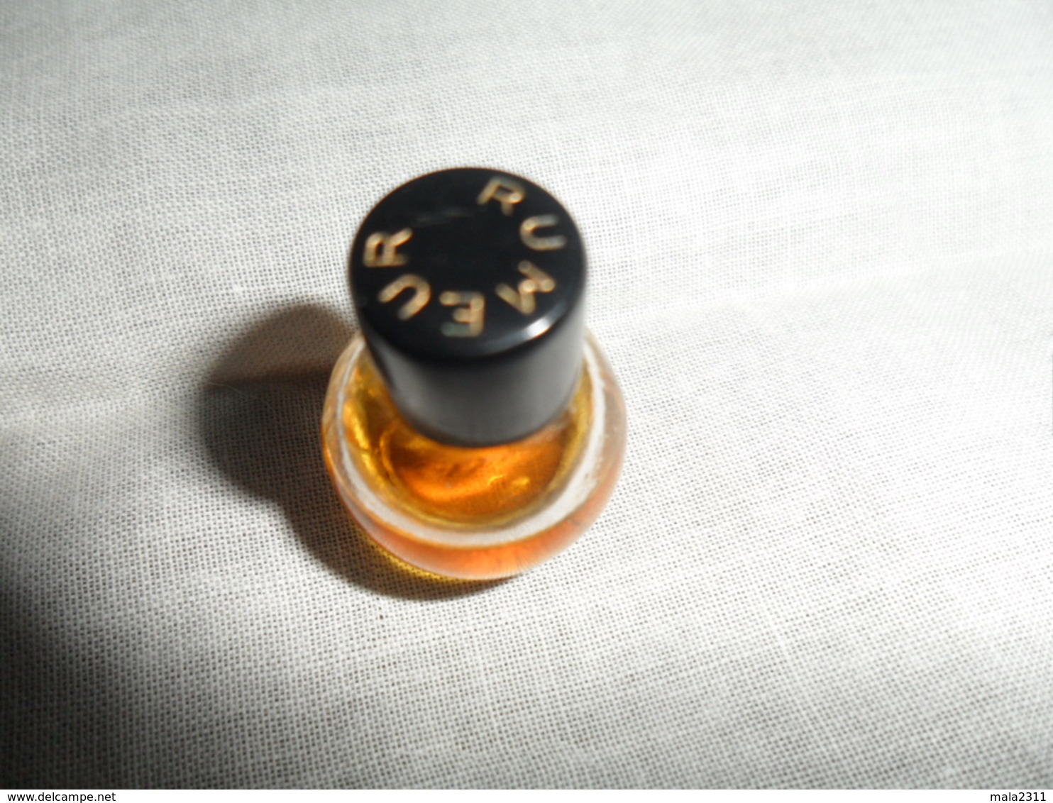 ANCIEN ECHANT. / RARE / LANVIN   RUMEUR   BOULE TRONQUEE  PF  1ML  /  DEMI   PLEIN  / SANS SON CARTON - Miniature Bottles (without Box)