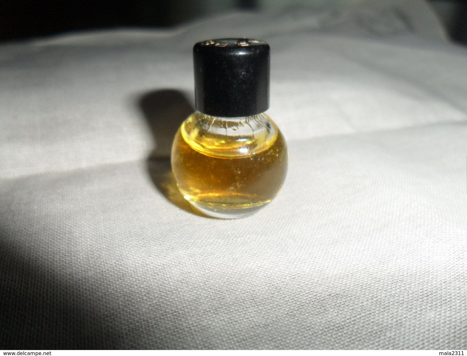 ANCIEN ECHANT. / RARE / LANVIN   ARPEGE   BOULE TRONQUEE  PF  1ML  /  DEMI   PLEIN  / SANS SON CARTON - Miniaturen (zonder Doos)