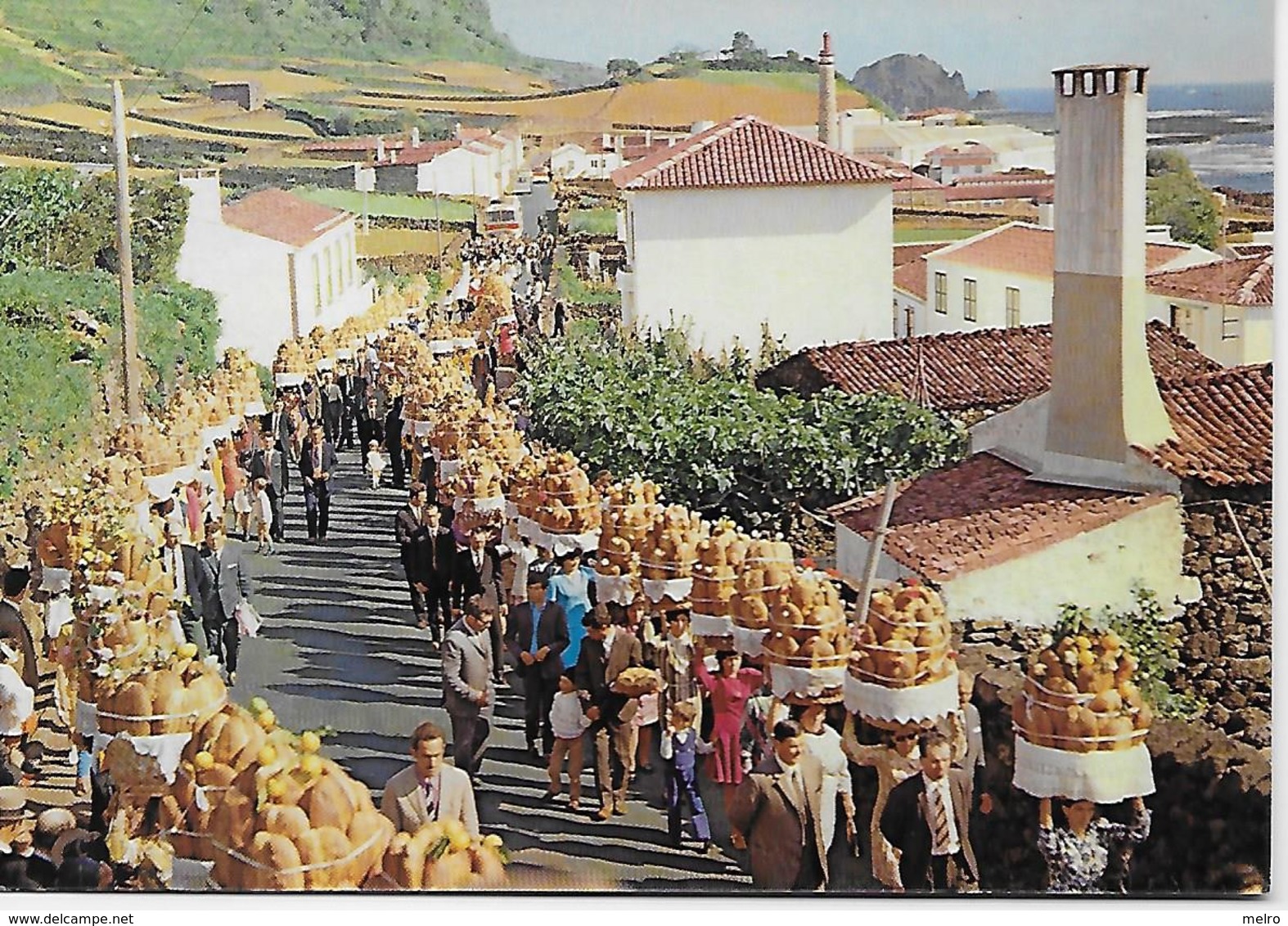 PORTUGAL- Ilha Do Pico - Desfile Dos Açafates Com Pão  Na Ribeira Do Meio Lages Do Pico  Festejos Do Sr. Espírito Santo. - Açores