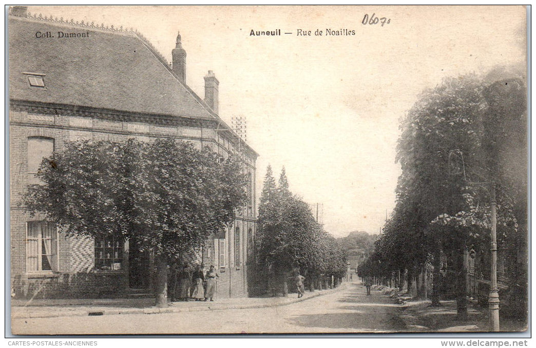 60 AUNEUIL - La Rue De Noailles - Auneuil