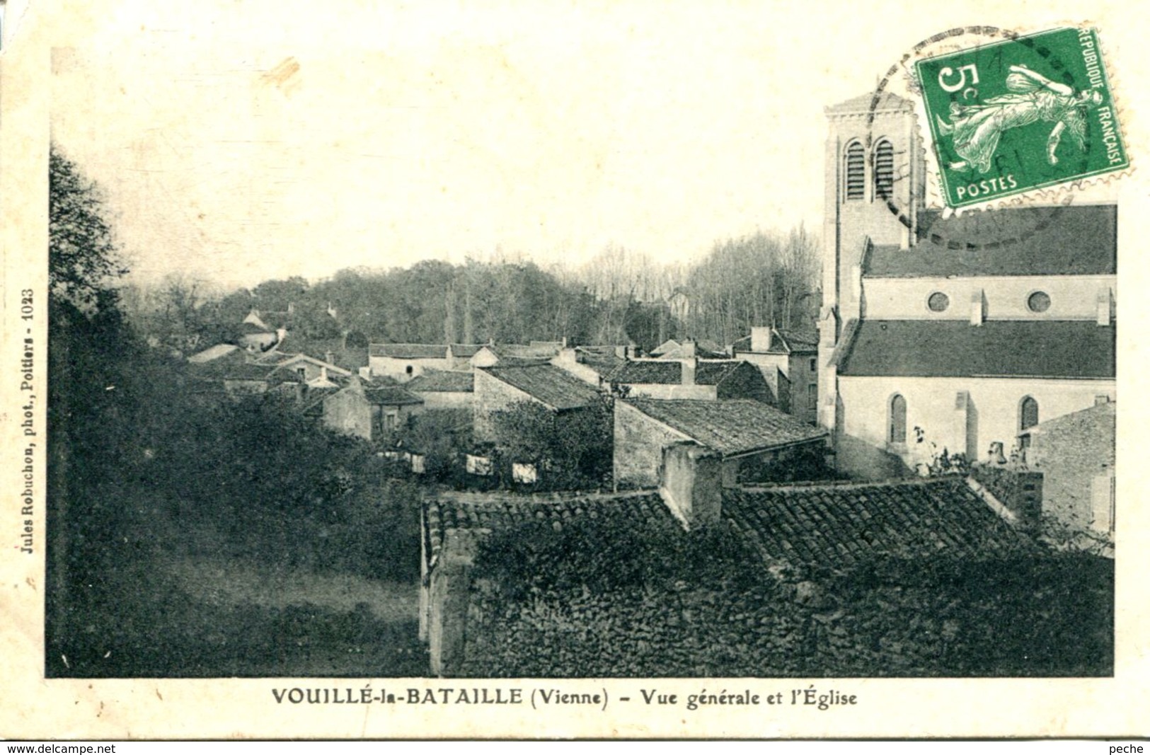 N°65334 -cpa Vouillé La Bataille -vue Générale Et églsie- - Vouille