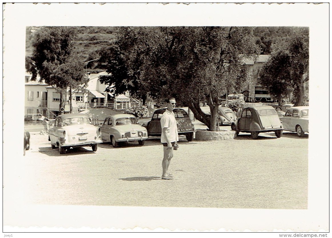 Photo Rocamadour Avec  Voitures Anciennes,années 50  Format 10/6 - Cars