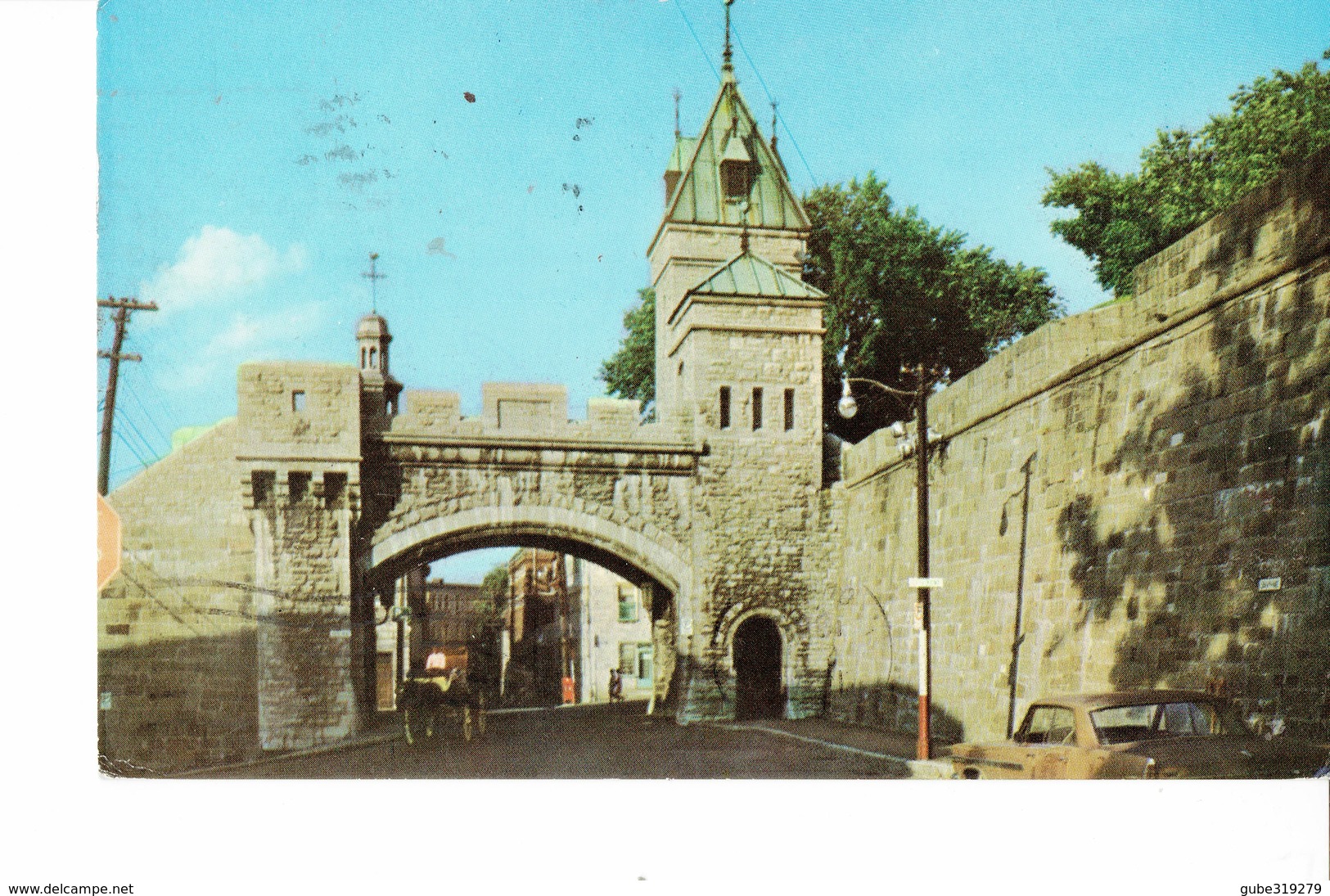 CANADA 1969   -POSTCARD- QUEBEC - MONTREAL - OLD WALL WITH TOWERS HALF SHINING MAILED 2 JUL 1969 POST 7287 - Québec – Les Portes