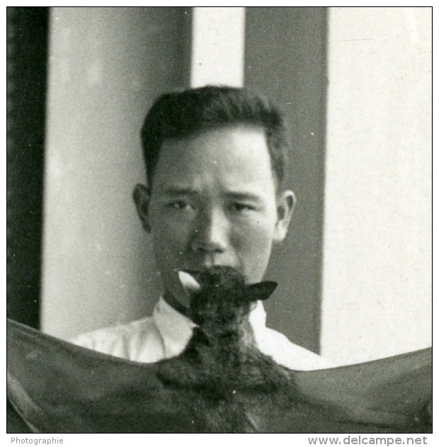 Vietnam Saigon Homme Asiatique Et Chauve Souris Old Photo 1935 - Anonymous Persons