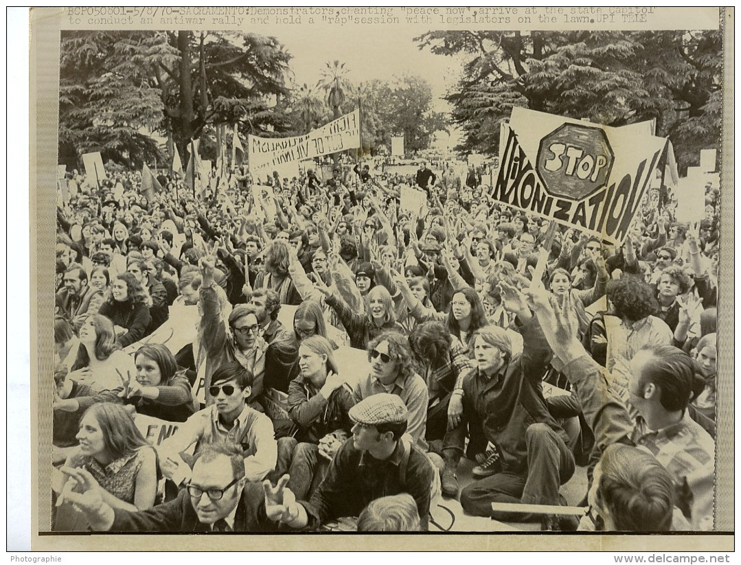 USA Sacramento Manifestation Antimilitariste Anti Nixon Ancienne Photo 1970 - Places