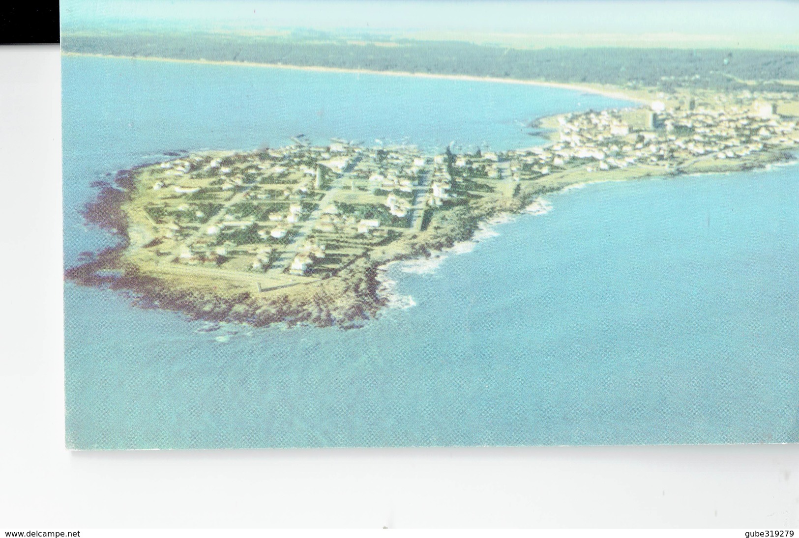 URUGUAY  -VINTAGE  POSTCARD-ON LIGHT PAPER  PUNTA DEL ESTE - SHINING NEW COMISION DE TURISMO    POST 7303 - Uruguay