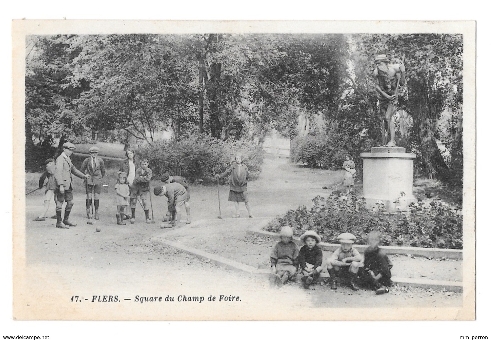 (21299-61) Flers - Square Du Champ De Foire - Flers