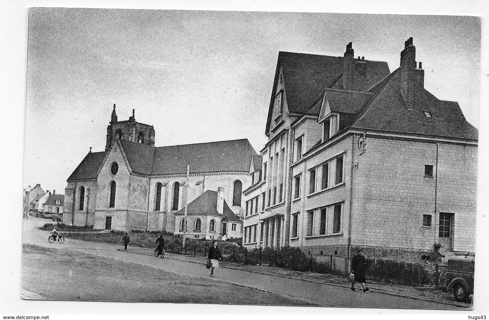 (RECTO / VERSO) LONGPRE LES CORPS SAINTS - N° 61 - EGLISE ET HOTEL DE VILLE - FORMAT CPA NON VOYAGEE - Andere & Zonder Classificatie