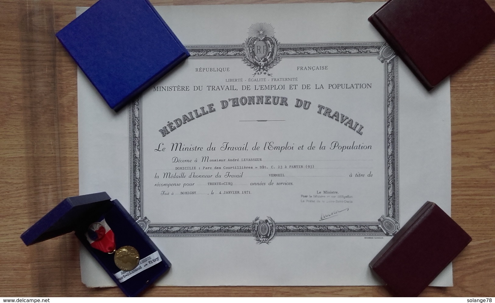 Diplôme Médaille D'honneur Du Travail - Vermeil 1971 - Diplômes & Bulletins Scolaires