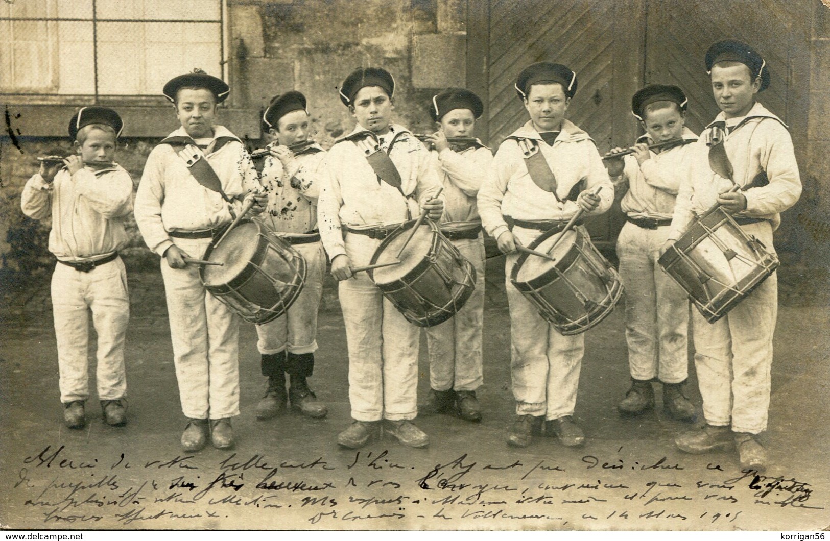 BREST   **** PUPILLES DE LA MARINE A LA VILLENEUVE EN 1905 **** TAMBOURS FIFRES FLUTES **** - Brest