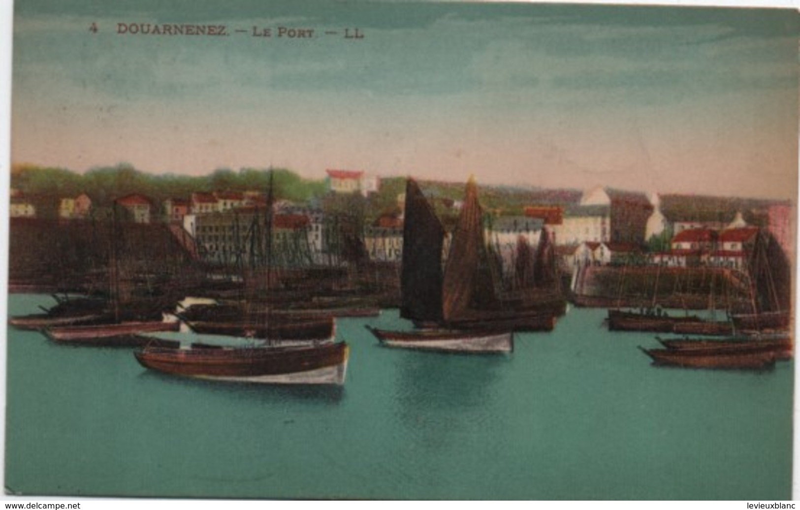 Bateau De Pêche Et Voiliers/  DOUARNENEZ/ Le Port/Lévy Et Neurdein /1931      MAR57 - Visvangst