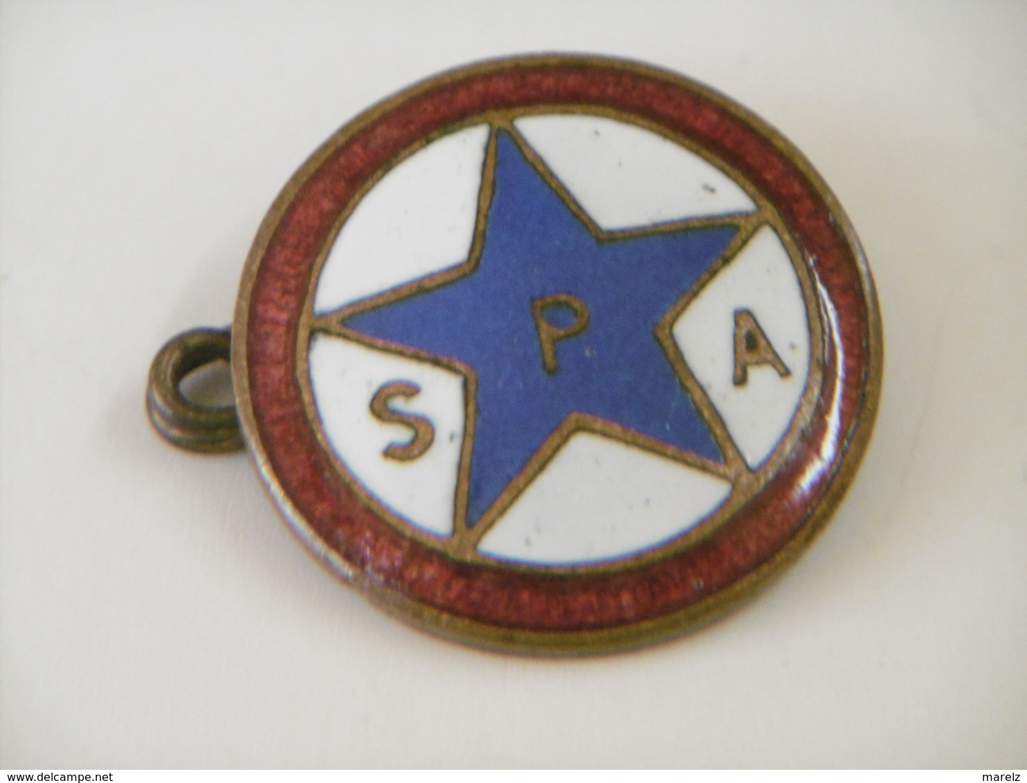 Pin's Badge Pin Broche - SPA Sapeur Pompier De L'Armée De L'air Ou Animaux ?? à Identifier - Signé Ets G. MORET PARIS - Autres & Non Classés