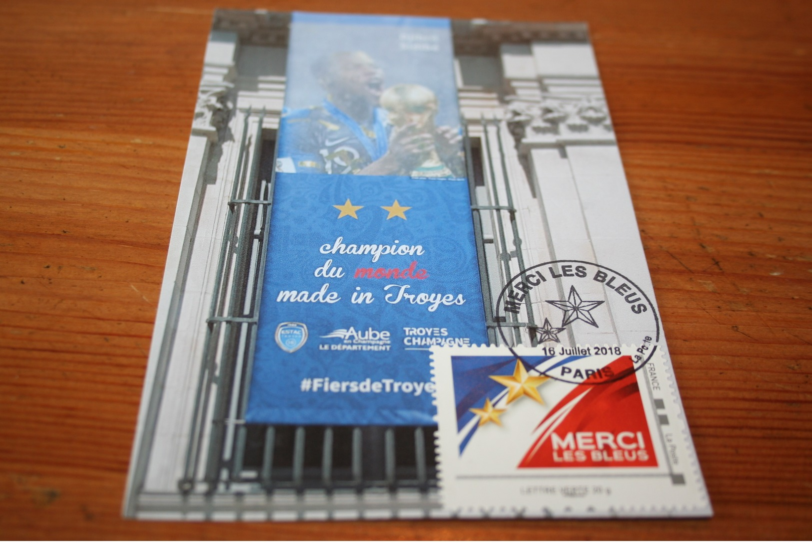 CPM Carte Maximum  CM "Merci Les Bleus" Coupe Du Monde 2018 Russie Paris Djibril Sidibé Fronton Mairie 'Made In Troyes" - Football