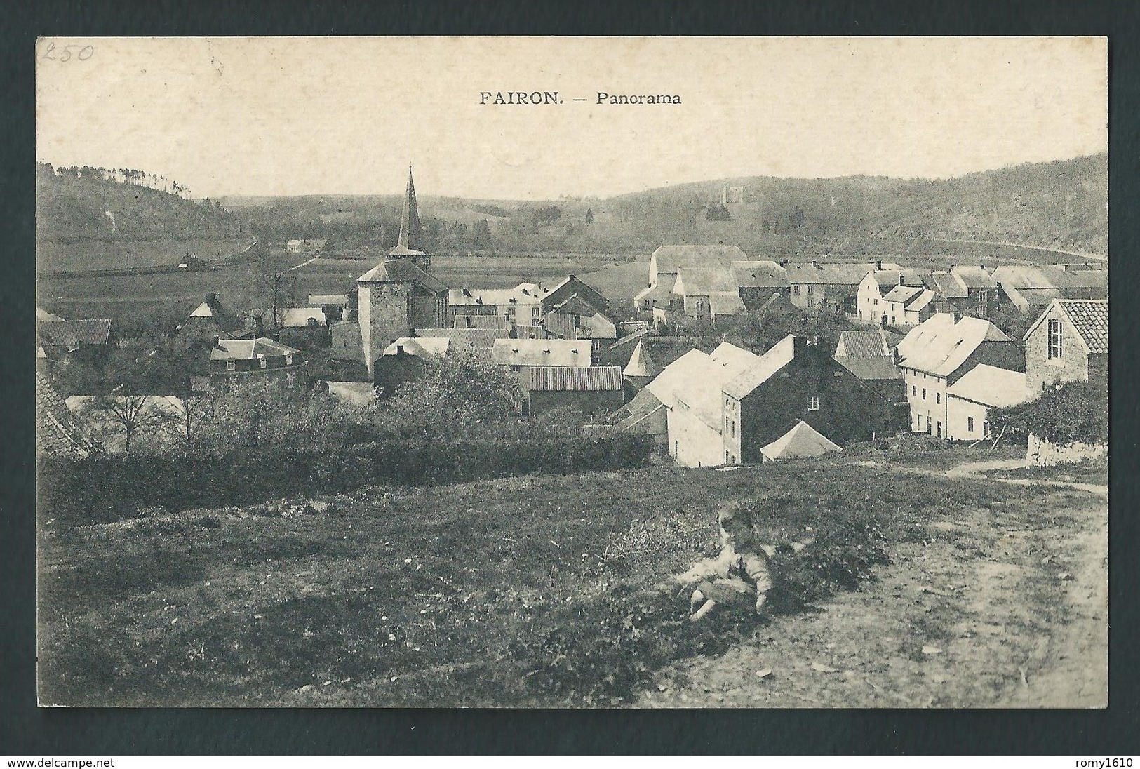 FAIRON. ( Comblain)  Panorama Du Village. Petite Fille à L'avant Plan. Voyagée. - Hamoir