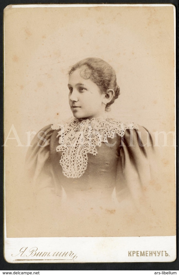 Photo Ancien / Cabinet Card / Cabinet Photo / Russia / Femme / Woman / Photographer / 2 Scans / Signed By The Lady - Anciennes (Av. 1900)