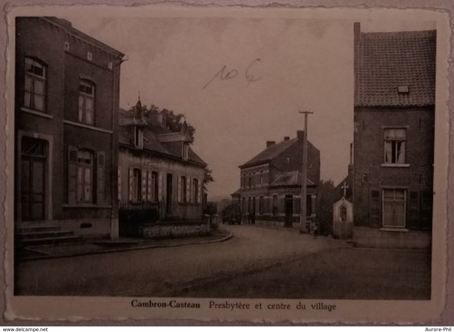 Cambron-Casteau Presbytère Et Centre Du Village (jeep Militaire??) - Brugelette