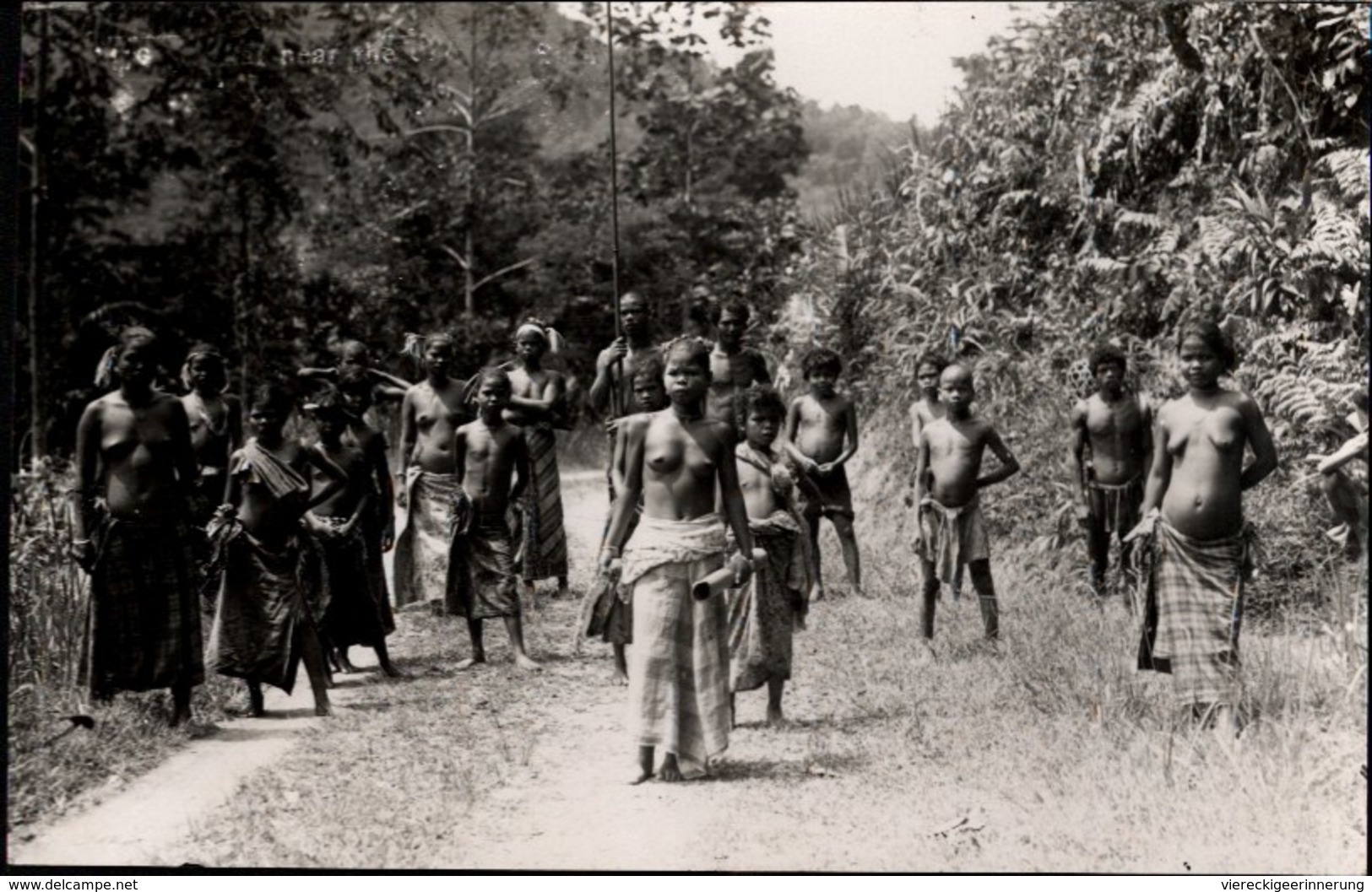 ! Real Old Photo Postcard , Foto, Asien, Asia, Malaysia ?, Indonesia ?, Borneo ?, Ethnic People - Asia