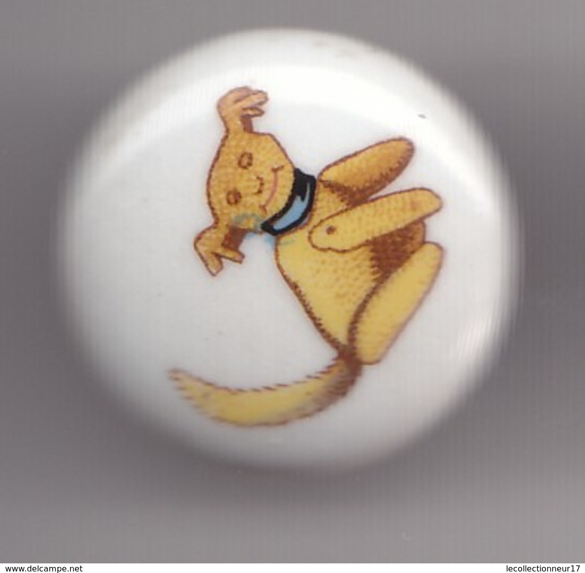 Pin's  En Porcelaine Jouet Chien Réf 8157 - Animaux