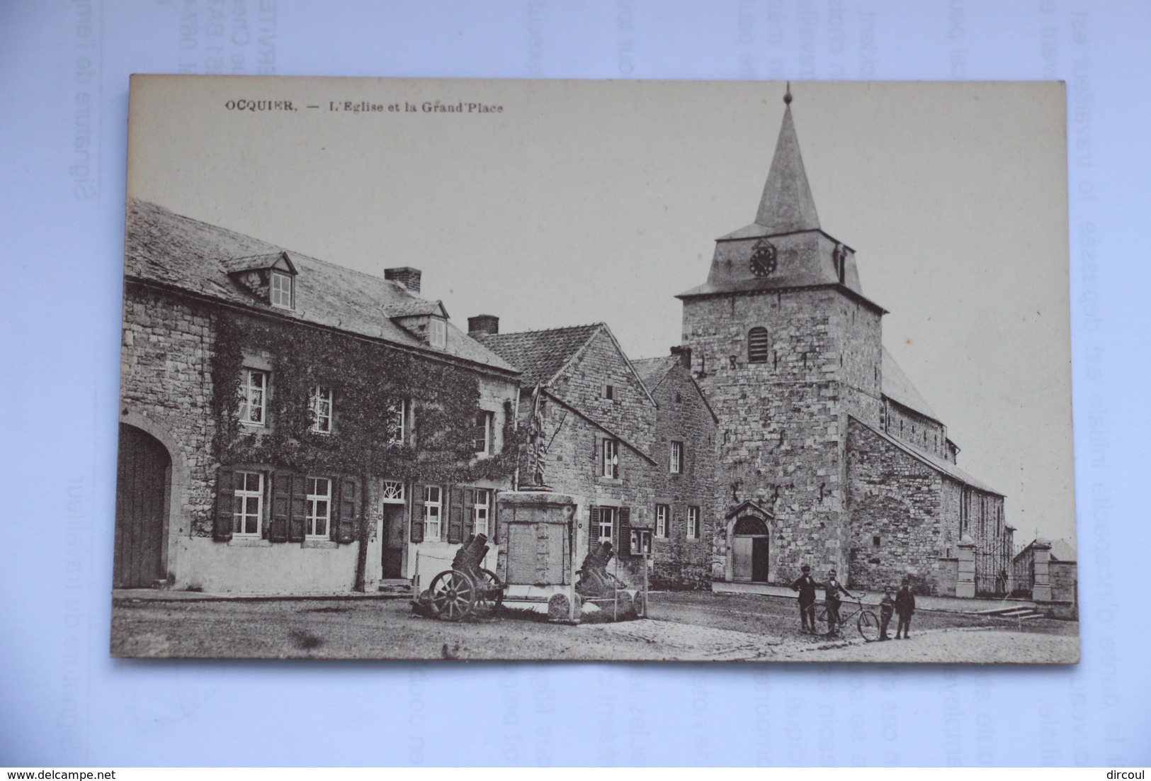 39405 -  Ocquier  L'église Et La Gd Place - Clavier