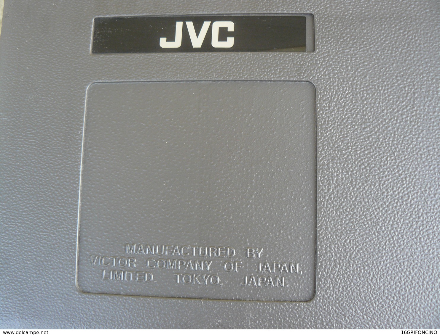 PROFESSIONAL CAMERA JVC KY-17BE  BUT NOT WORKING.- CINEPRESA PROFESSIONALE NON FUNZIONANTE-.RICAMBI