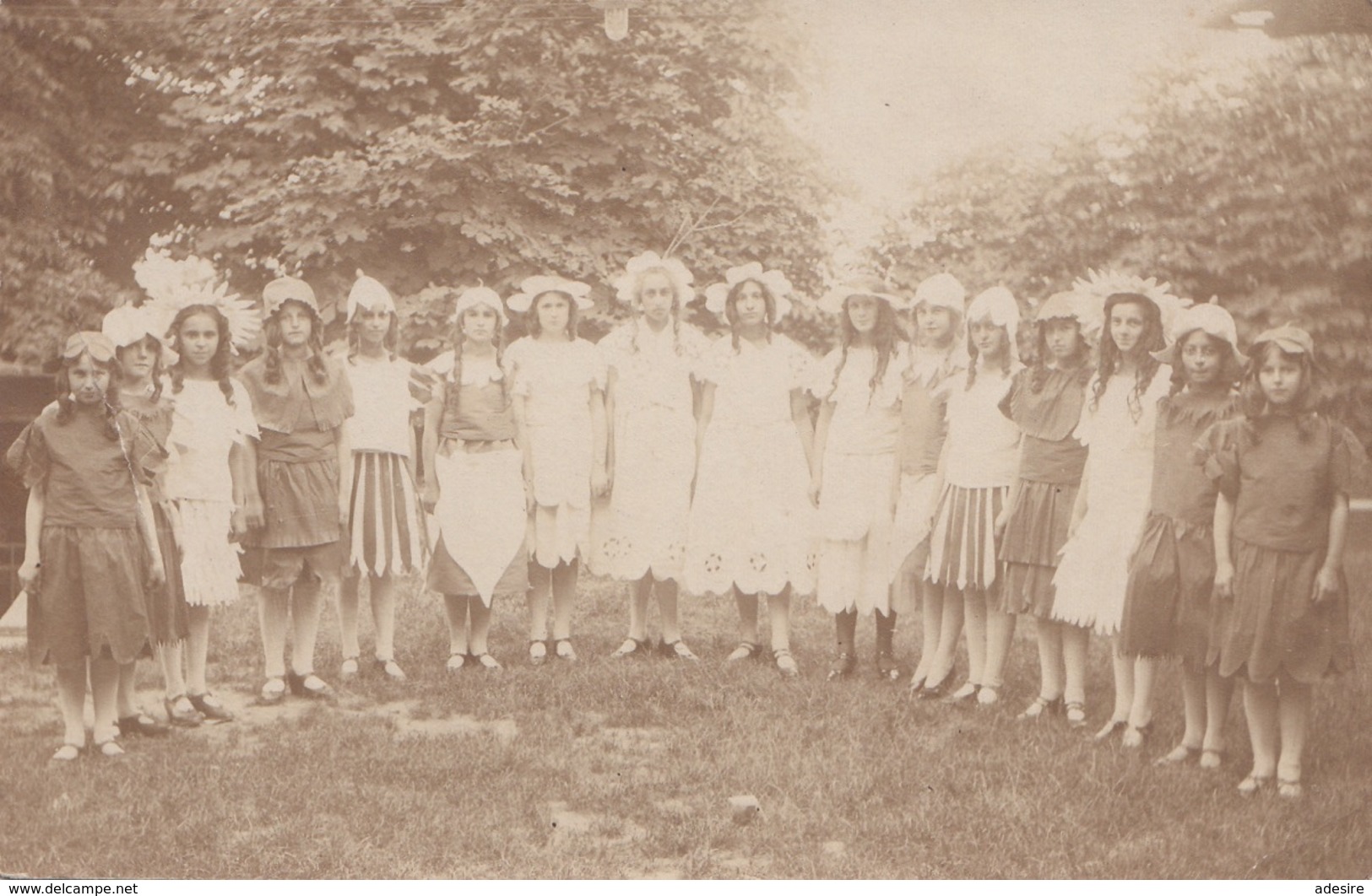 BLUMENMÄDCHEN Gruppenfoto, Junge Mädchen Mit Blumenkopfschmuck - Fotokarte 190? - Frauen