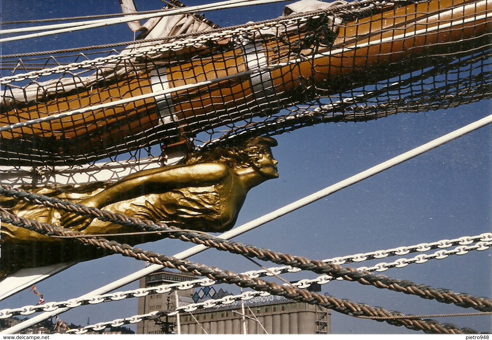 Nave Scuola "Amerigo Vespucci" Ormeggiata Nel Porto Di Genova E Scorcio Del Porto, N. 10 Fotografie - Barche