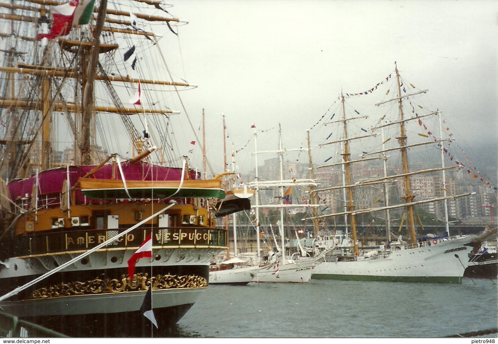 Nave Scuola "Amerigo Vespucci" Ormeggiata nel Porto di Genova e Scorcio del Porto, n. 10 Fotografie