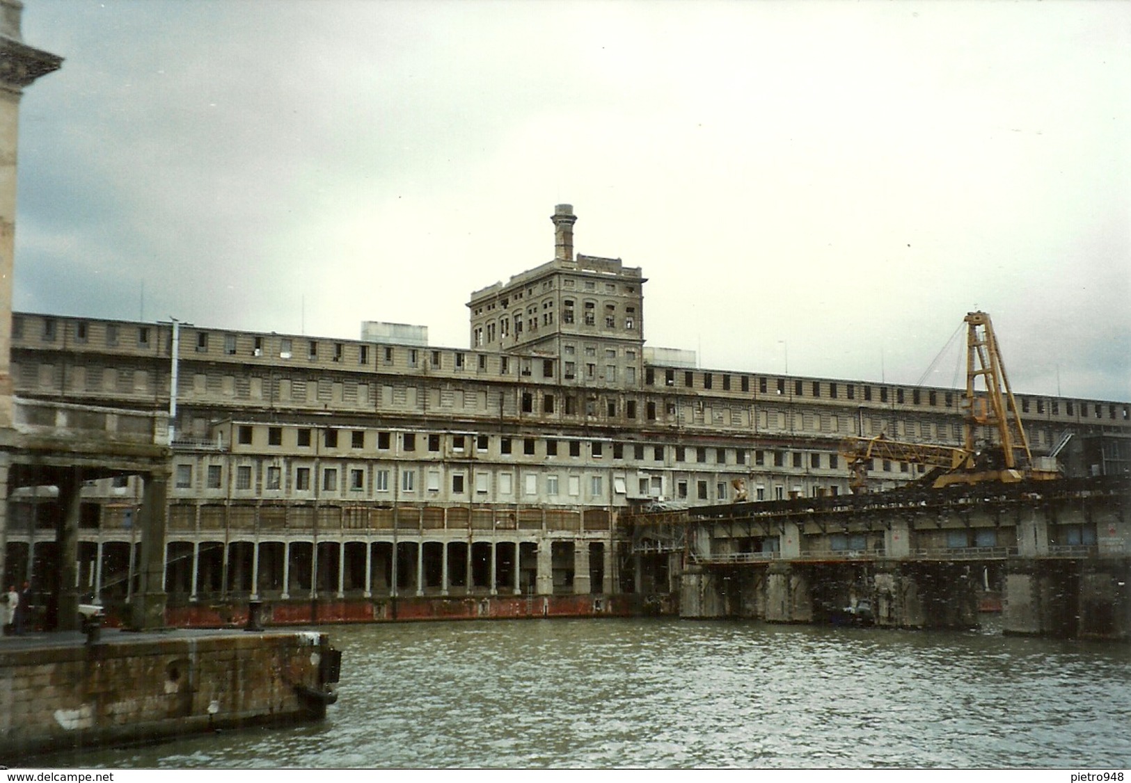 Nave Scuola "Amerigo Vespucci" Ormeggiata nel Porto di Genova e Scorcio del Porto, n. 10 Fotografie