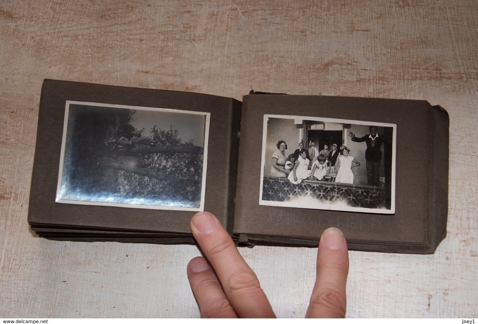 Un album photo format 10/15 année 1931,41 photos légendées et datées.