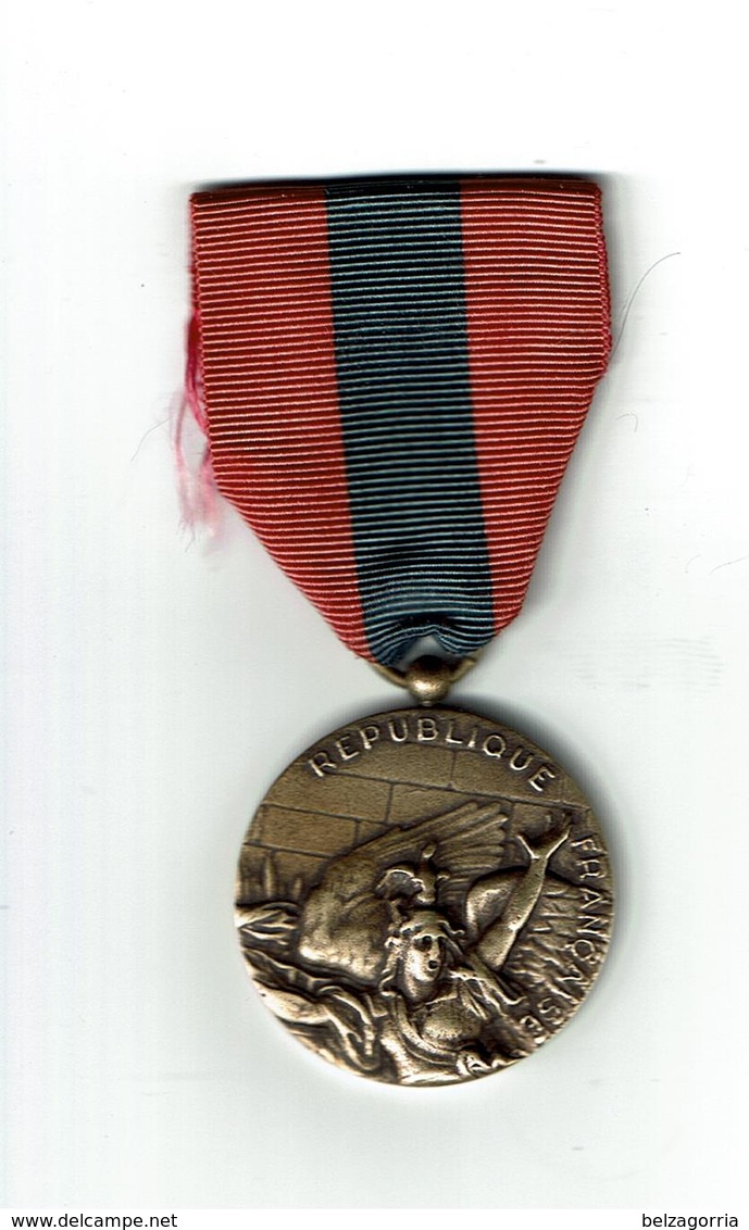 MEDAILLE DEFENSE NATIONALE ARMEE NATION REPUBLIQUE FRANCAISE ECHELON BRONZE, VOIR SCANS - Frankreich