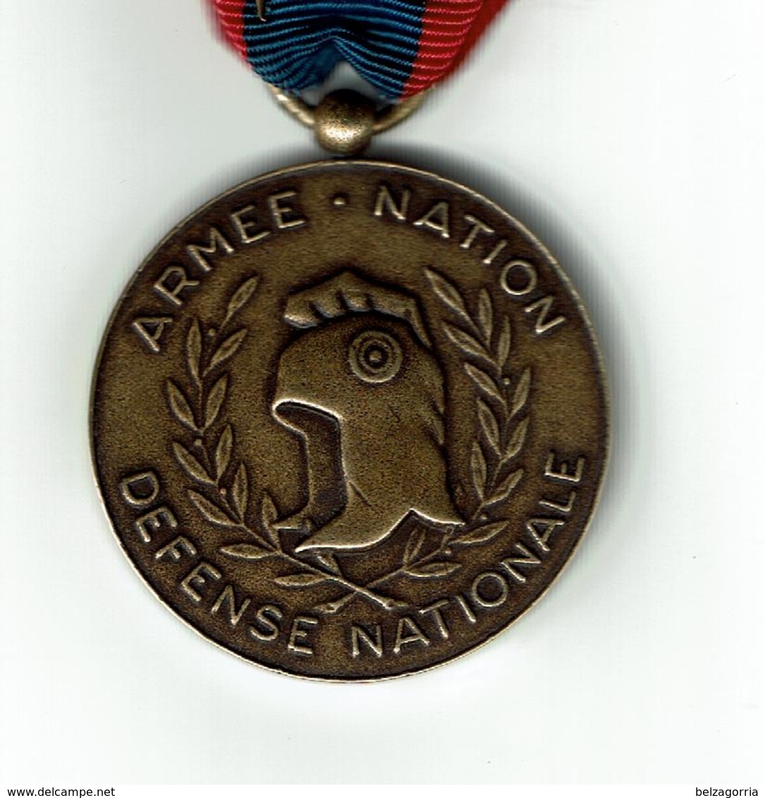 MEDAILLE DEFENSE NATIONALE ARMEE NATION REPUBLIQUE FRANCAISE ECHELON BRONZE, VOIR SCANS - Frankreich