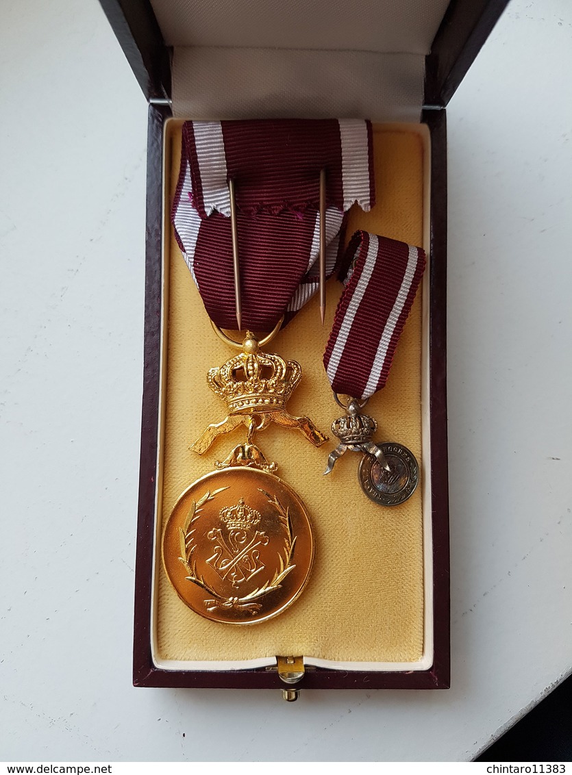 Lot 4 Médailles Militaires/du Travail Belges - Première Classe / Travail Et Progrès - Belgique - Belgique