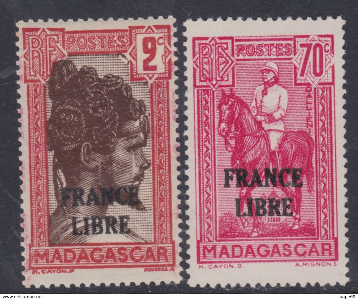 Madagascar N° 242 + 244 X : Timbres Surchargés  "France Libre" :  Les 2 Valeurs   Trace De Charnière Sinon TB - Other & Unclassified