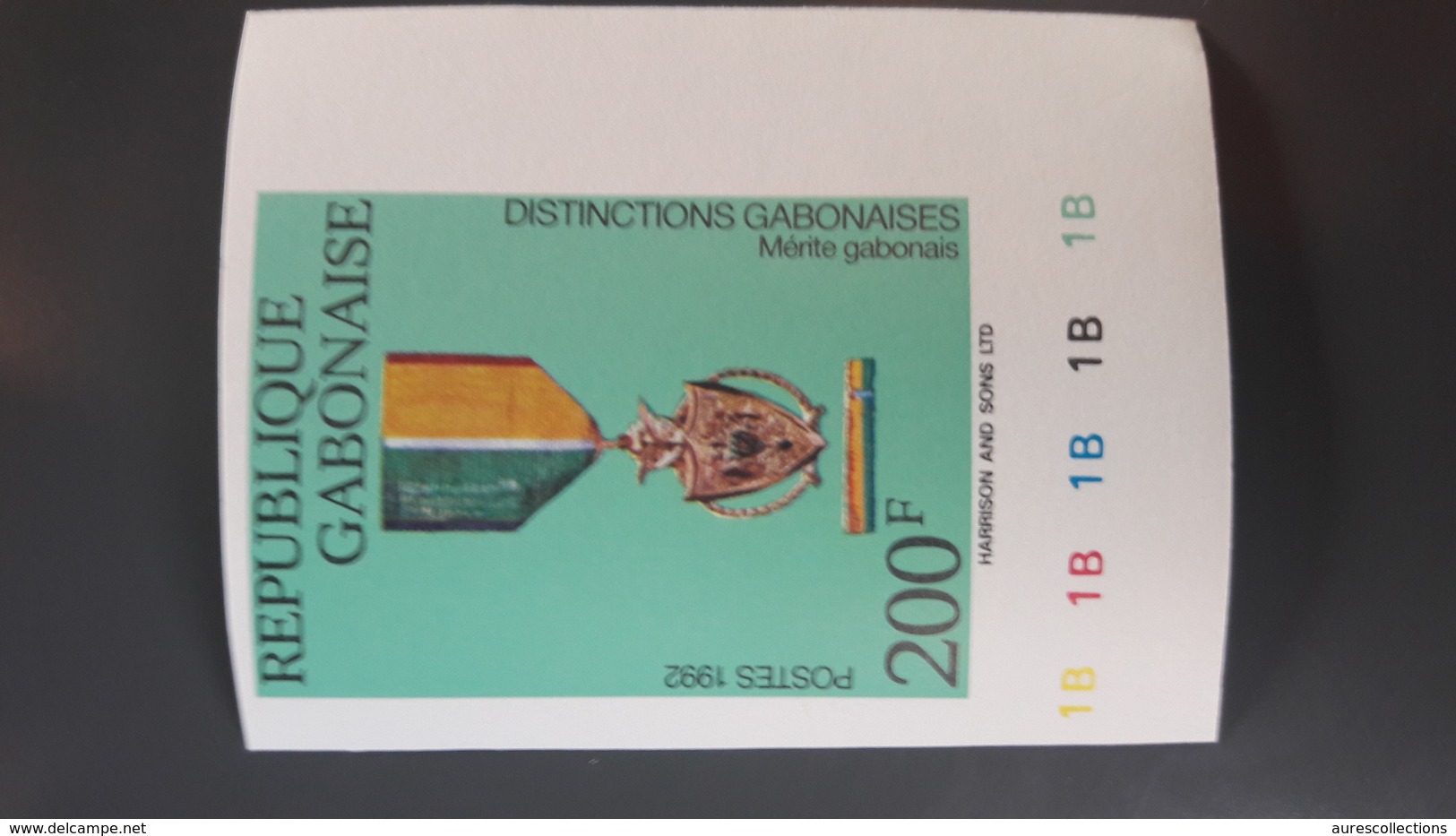 GABON 1992 DISTINCTION DISTINCTIONS GABAONAISES MEDAL MEDAILLE MEDALS  - IMPERF IMPERFORATE ND NON DENTELE - RARE MNH - Gabon (1960-...)