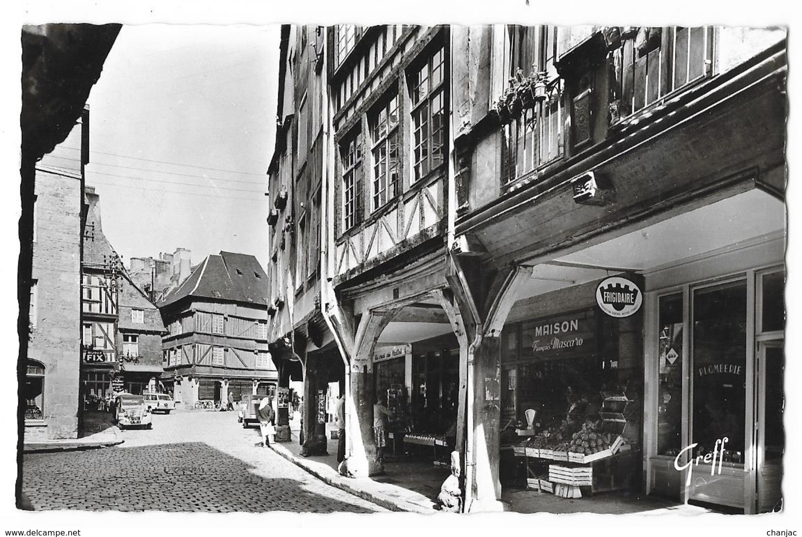 Cpsm: 22 DINAN - Vieilles Maisons (Animée, Epicerie François Mascaro, Plaque Pub Frigidaire)   1966  N° 222.22 - Dinan