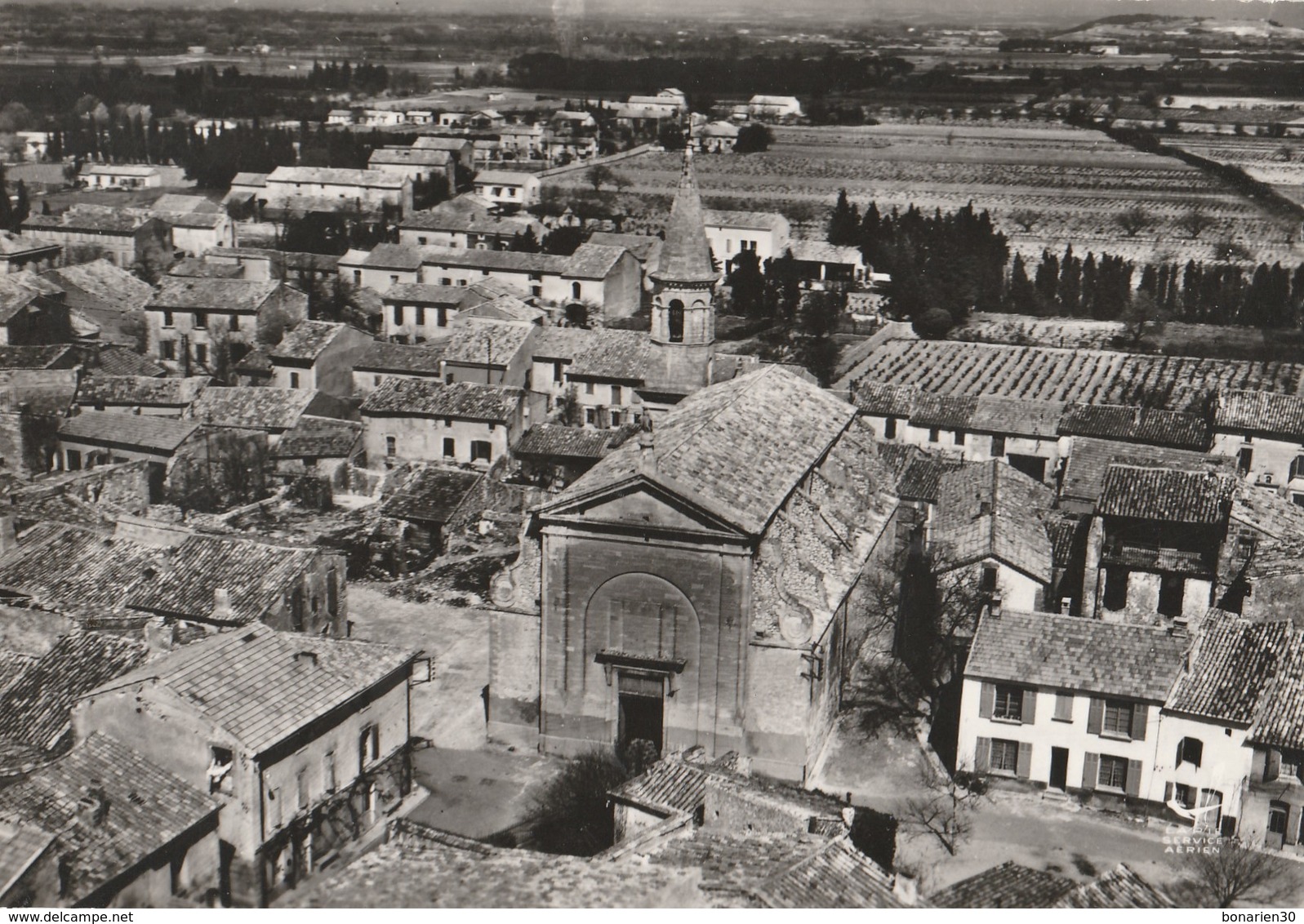 CPSM 84   MORIERES  VUE GENERALE AERIENNE L'EGLISE - Morieres Les Avignon