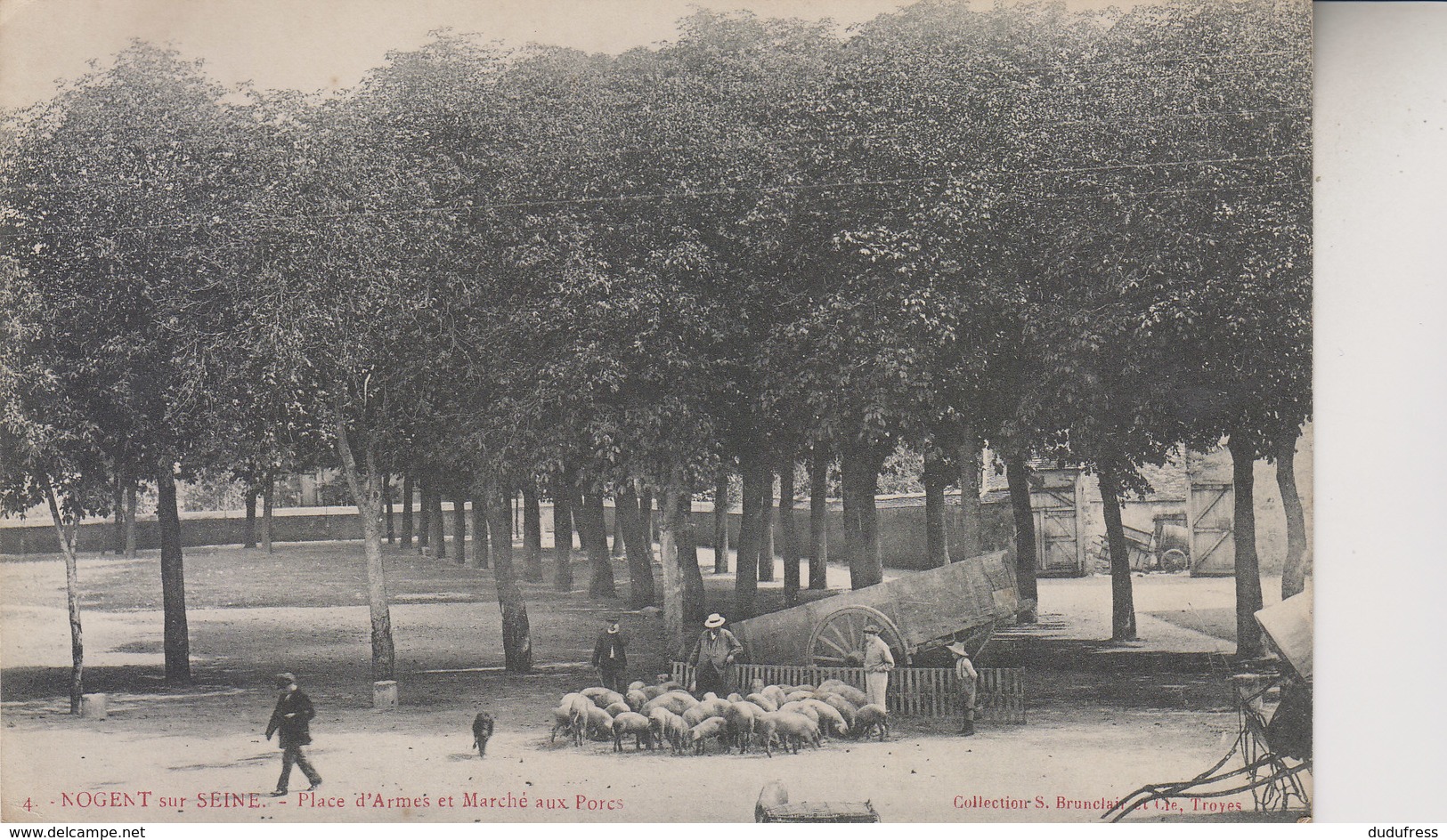 NOGENT SUR SEINE   PLACE D ARMES ET MARCHE AUX PORCS - Nogent-sur-Seine