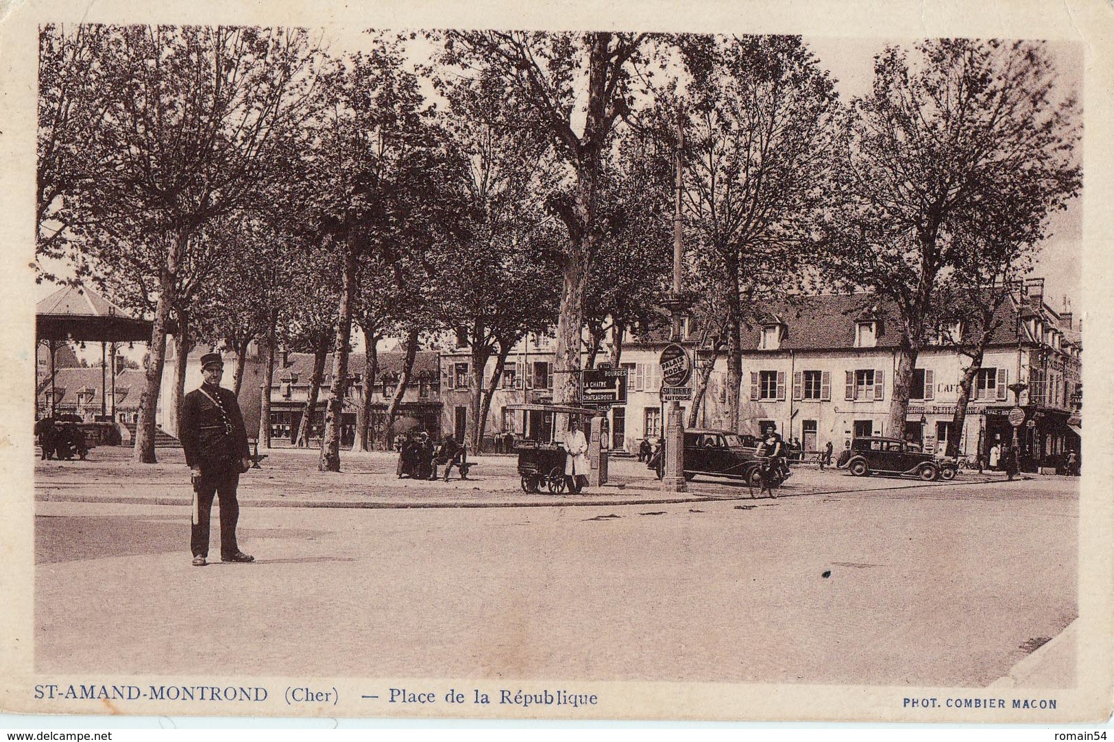 SAINT AMAND MONTROND-PLACE DE LA REPUBLIQUE - Saint-Amand-Montrond