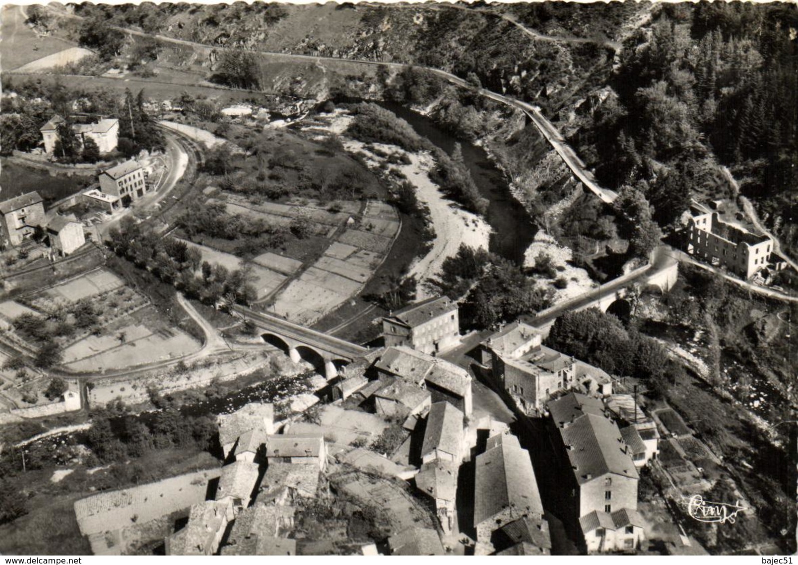 1 Cpsm Saint Martin De Valamas - Vue Aérienne - Le Pont - Saint Martin De Valamas