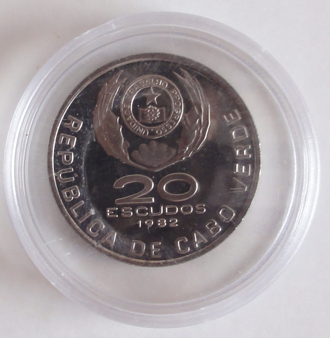 20 Escudos Republica De Cabo Verde 1982 Domingos Ramos - Cabo Verde