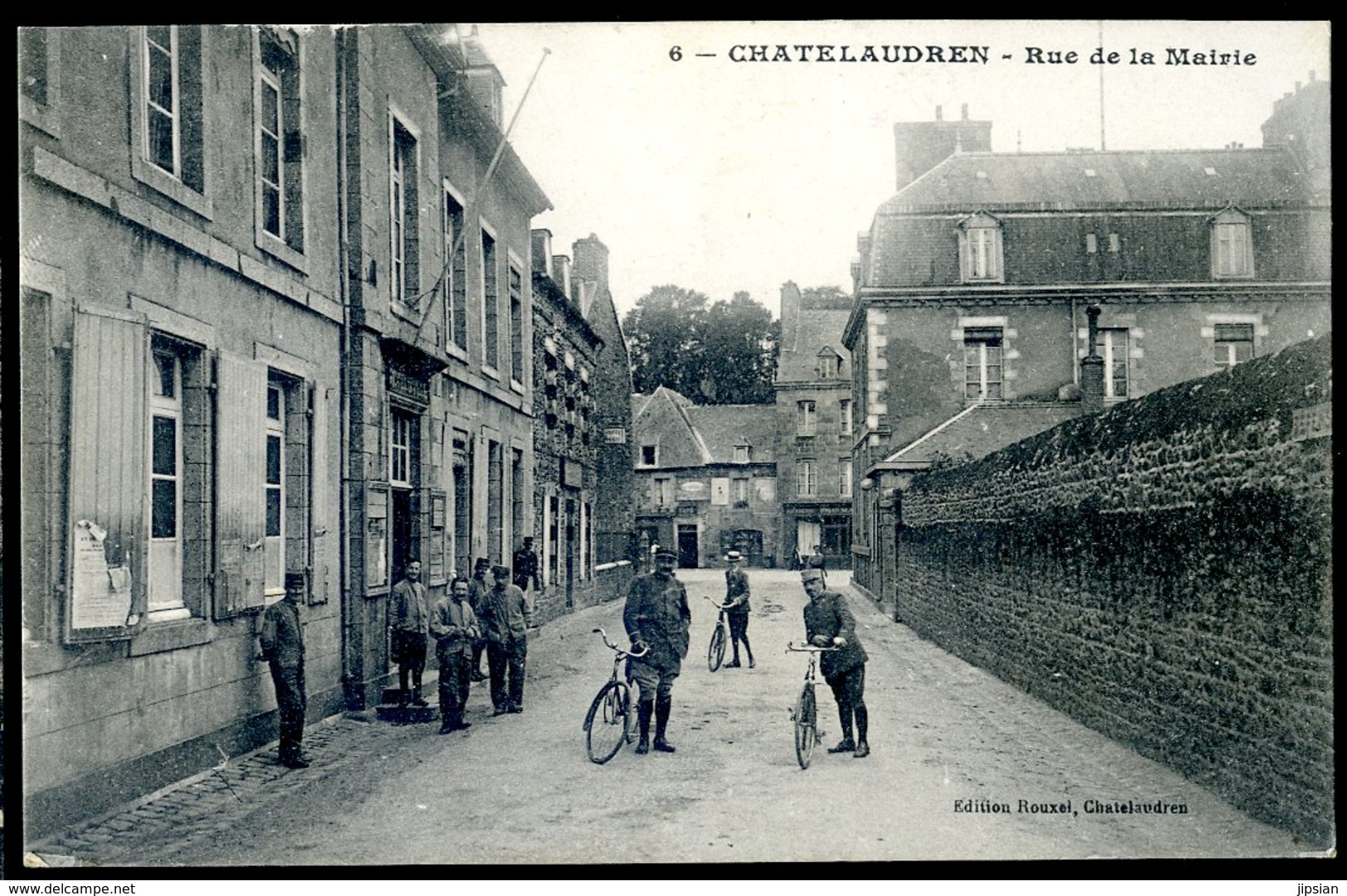 Cpa Du 22  Chatelaudren Rue De La Mairie   SEPT18-26 - Châtelaudren