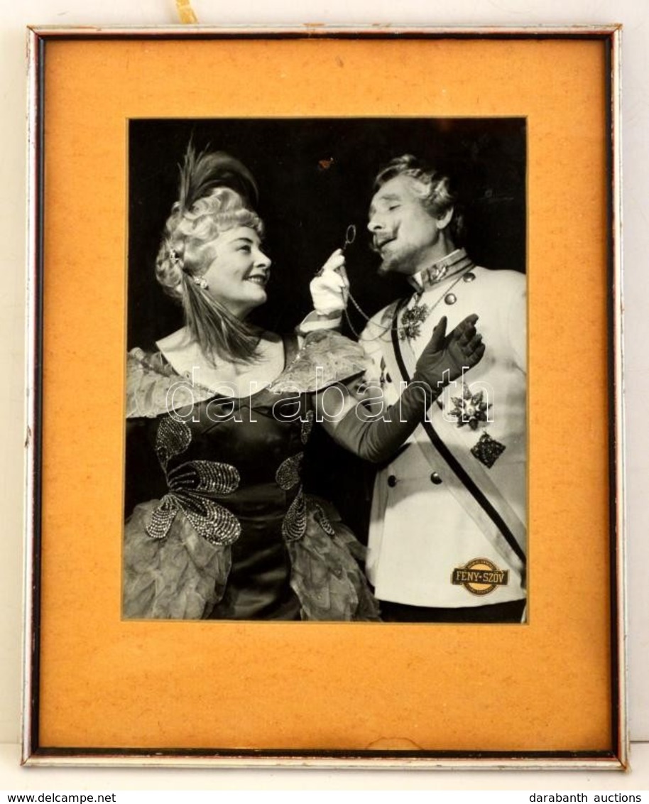 1961-1962 Honthy Hanna (1893-1978) A Csárdáskirálynőben, Matricával Jelzett Fotó, üvegezett Keretben, 28×22 Cm - Autres & Non Classés