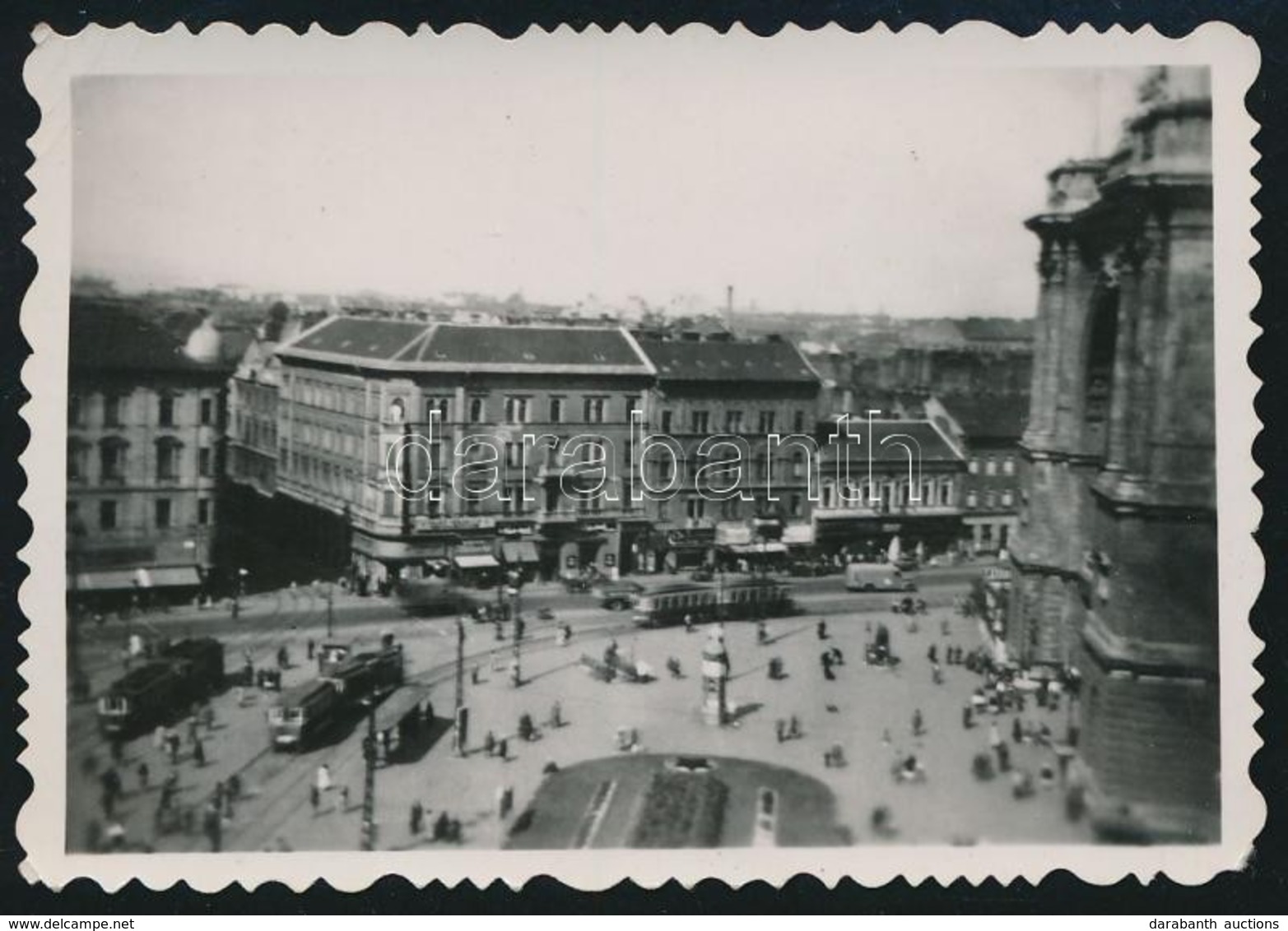 Cca 1930 Budapest, Baross Tér, Keleti Pályaudvar Villamosokkal, Fotó, 6×9 Cm - Autres & Non Classés