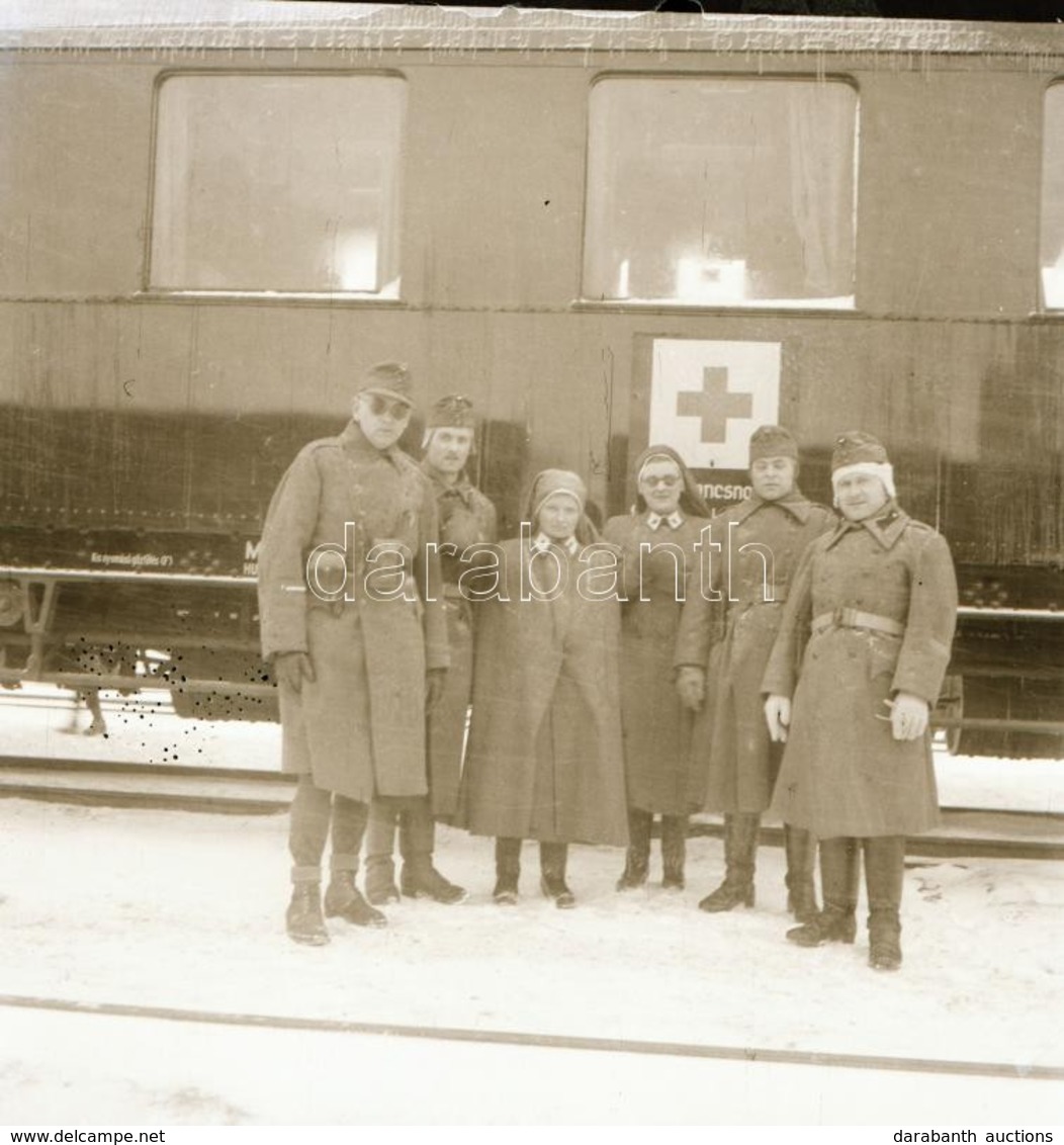 Thöresz Dezső (1902-1963) Békéscsabai Gyógyszerész és Fotóművész Szolgálatot Teljesített Egy Sebesültszállító Vonaton Bp - Unclassified