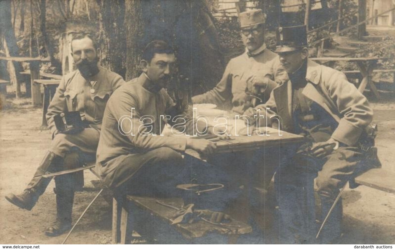 T2/T3 1915 Osztrák-magyar Katonai Vezetők Egy Asztalnál / WWI Austro-Hungarian K.u.K. Military Officers By A Table. Phot - Non Classificati