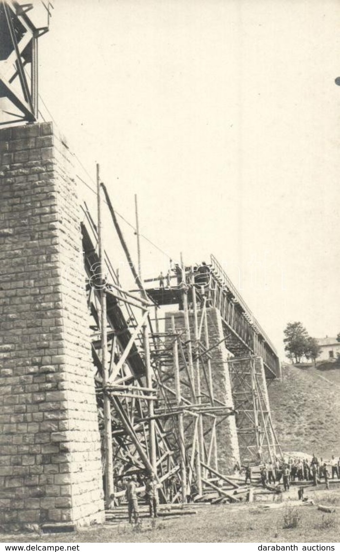 * T2 1917 Osztrák-magyar Katonák és Hidászok Jezierzany-Teresinau (Galícia) Közötti Felrobbantott Híd Helyreállítása Köz - Non Classés