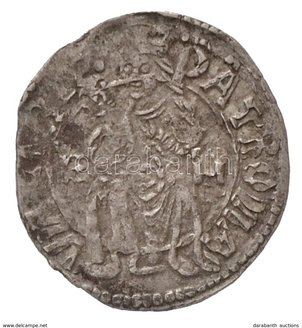 1498-1503. Denár Ag 'II. Ulászló' (0,65g) T:2-
Hungary 1498-1503. Denar Ag 'Wladislaus II' (0,65g) C:VF
Huszár: 806., Un - Unclassified